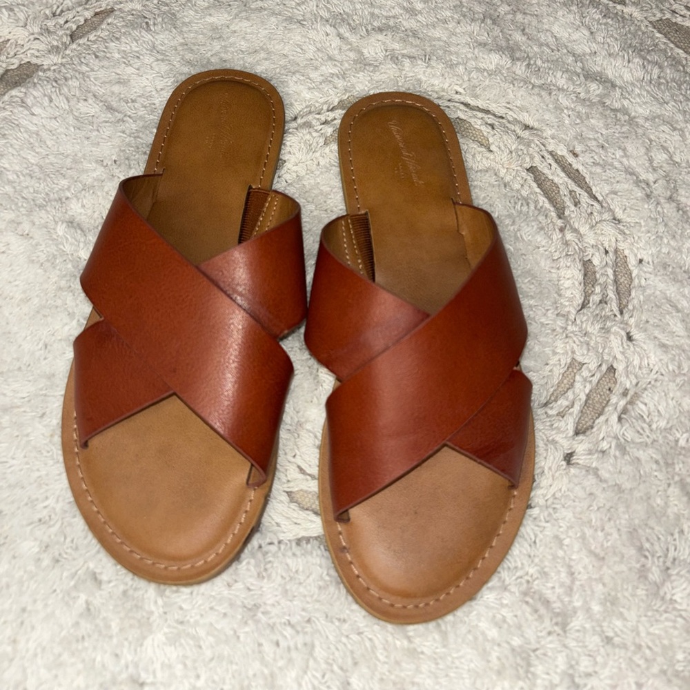 Universal Thread sandals